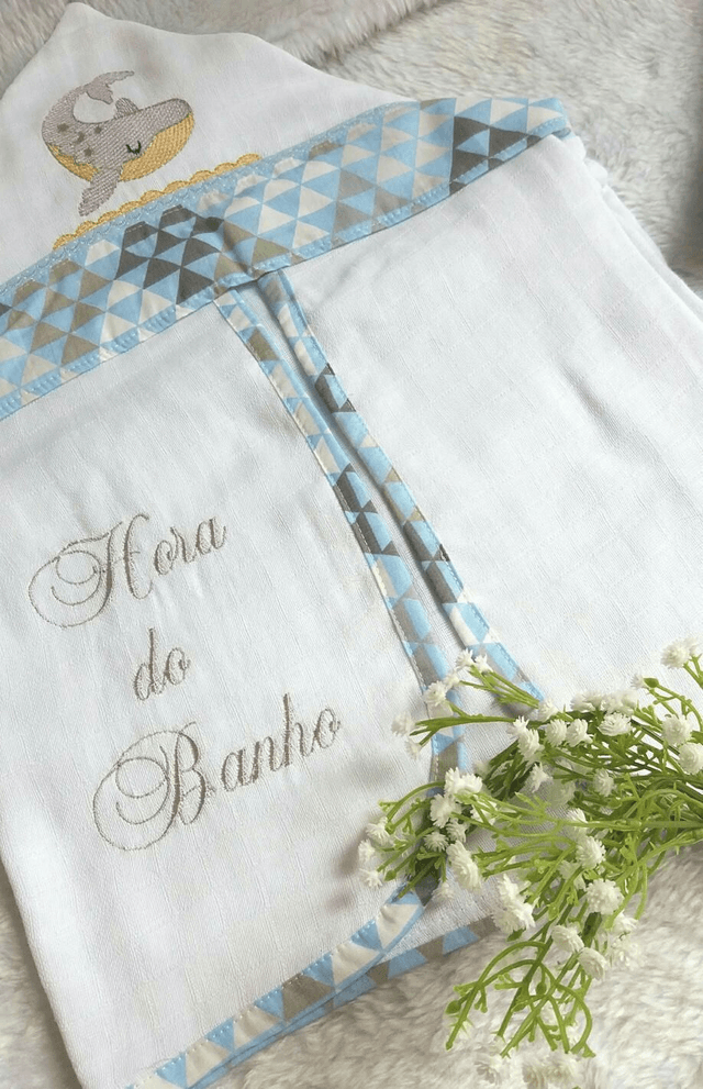 Toalha fralda com capuz e fraldas 